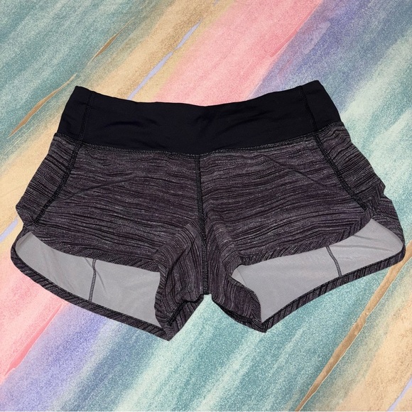 Lululemon Speed Short (4-way Stretch 2.5") Bit Point Ice Grey Black size 2 - Picture 5 of 8